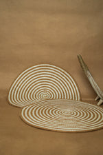 Load image into Gallery viewer, Placemat Cowrie
