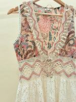 Load image into Gallery viewer, V Neck Floral Top

